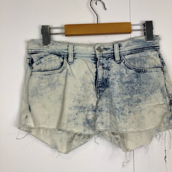 Vintage Guess Bleached Raw Hem Shorts Sz 26 - Picture 2 of 7